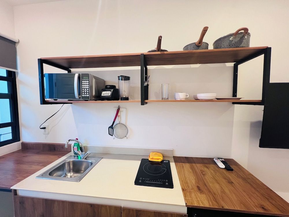 Coco Live Suites City Room 6