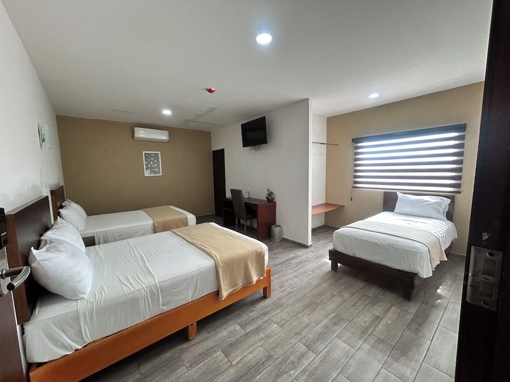 Noas hotel Triple Room 6