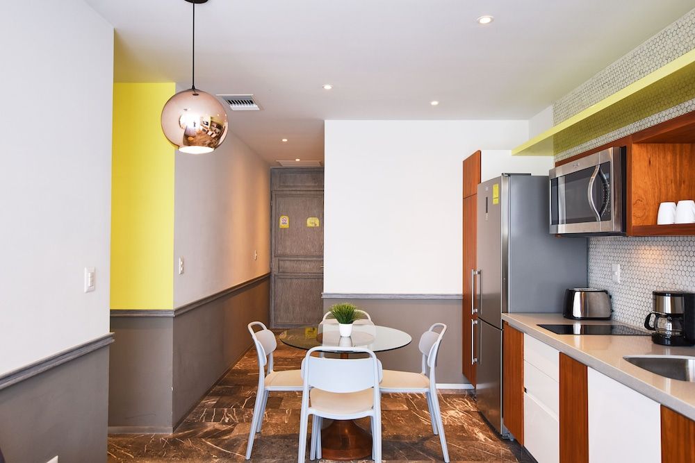 Centric condo by Casago Deluxe Apartment 14