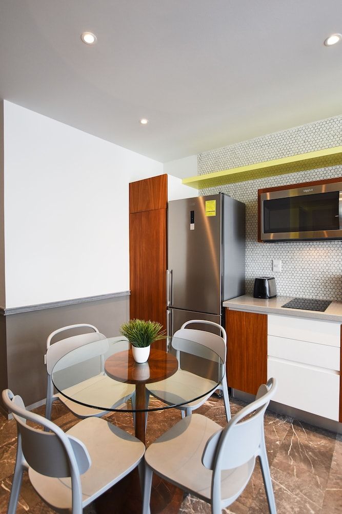 Centric condo by Casago Deluxe Apartment 16