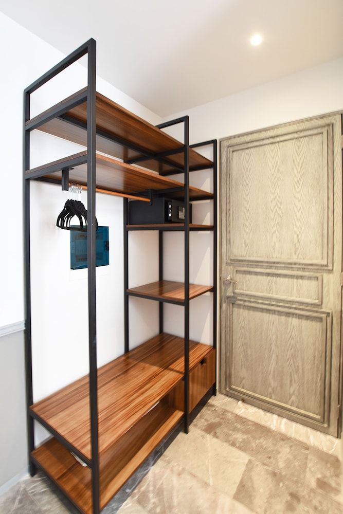 Centric condo by Casago Deluxe Apartment 13