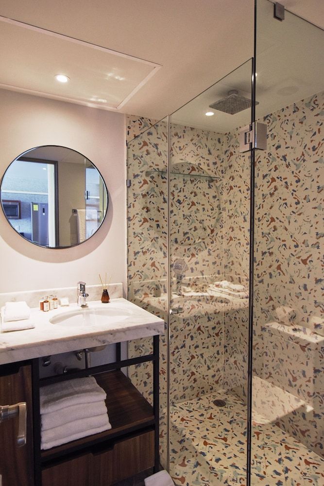 Centric condo by Casago Deluxe Apartment 20