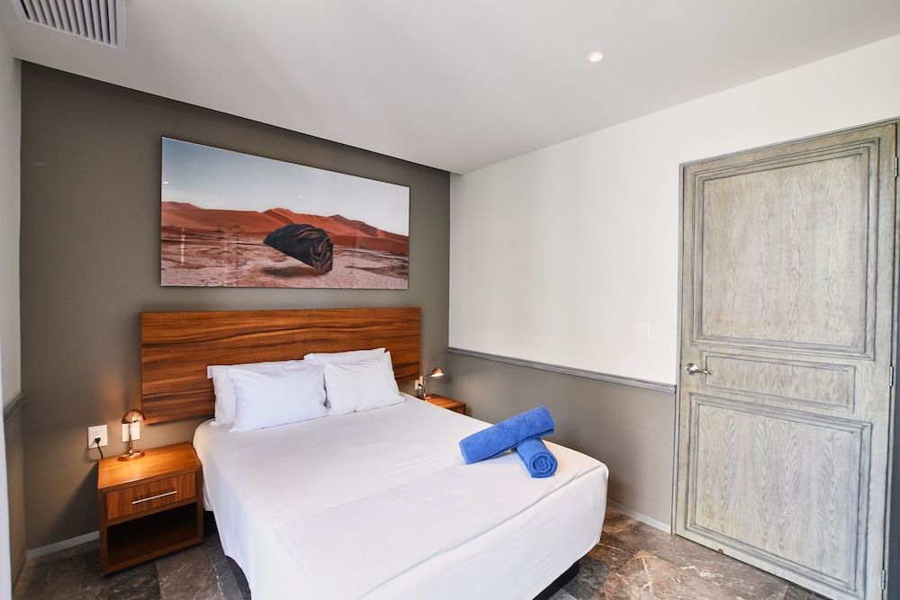 Centric condo by Casago Deluxe Apartment 3