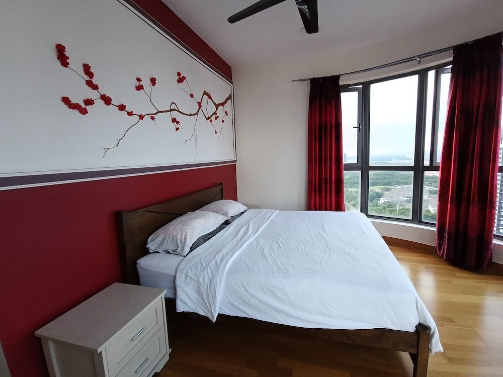 Standard Condo, 3 Bedrooms, City View