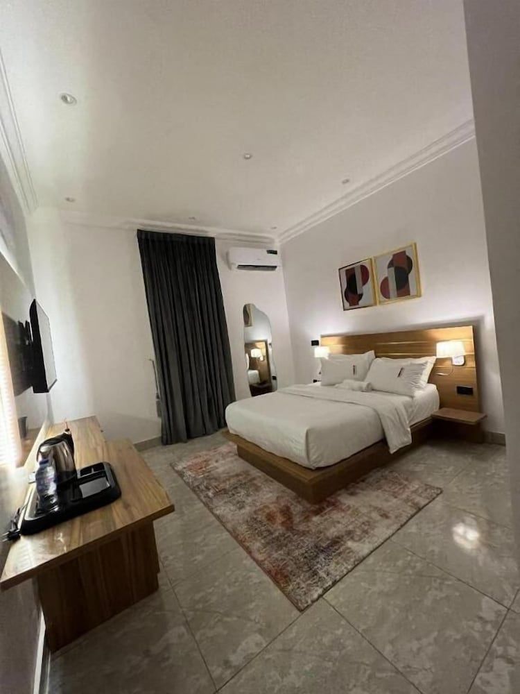 Die Reise by Splane Comfort Room 4