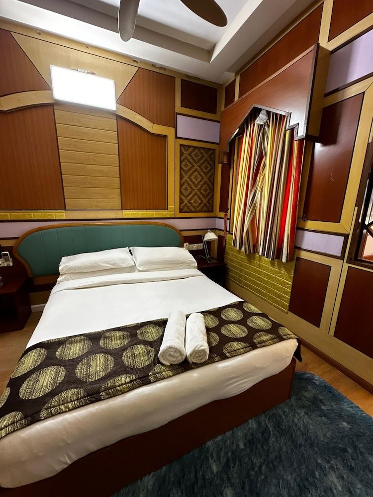 Standard Double Room, Balcony, Garden View