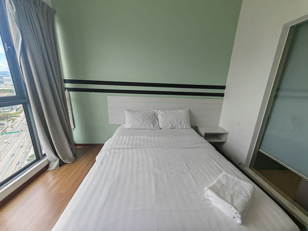 Amerin Suites Kuala Lumpur by VP Comfort Apartment, 2 Bedrooms, Balcony, City View 4
