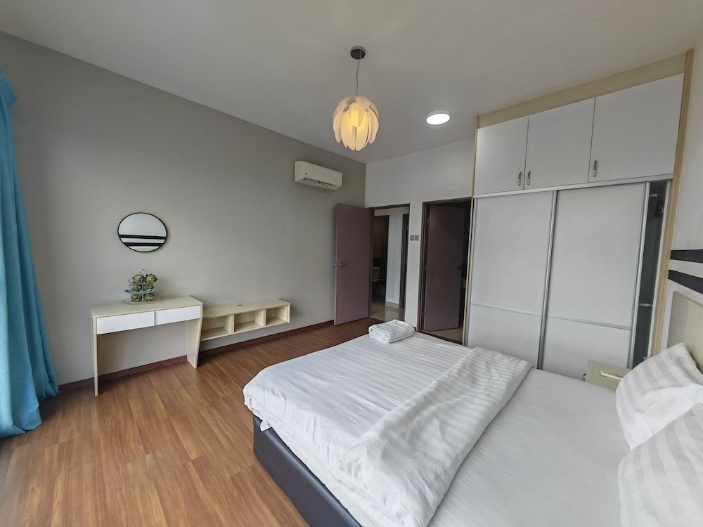 Amerin Suites Kuala Lumpur by VP Deluxe Apartment, 3 Bedrooms, Balcony, City View 5
