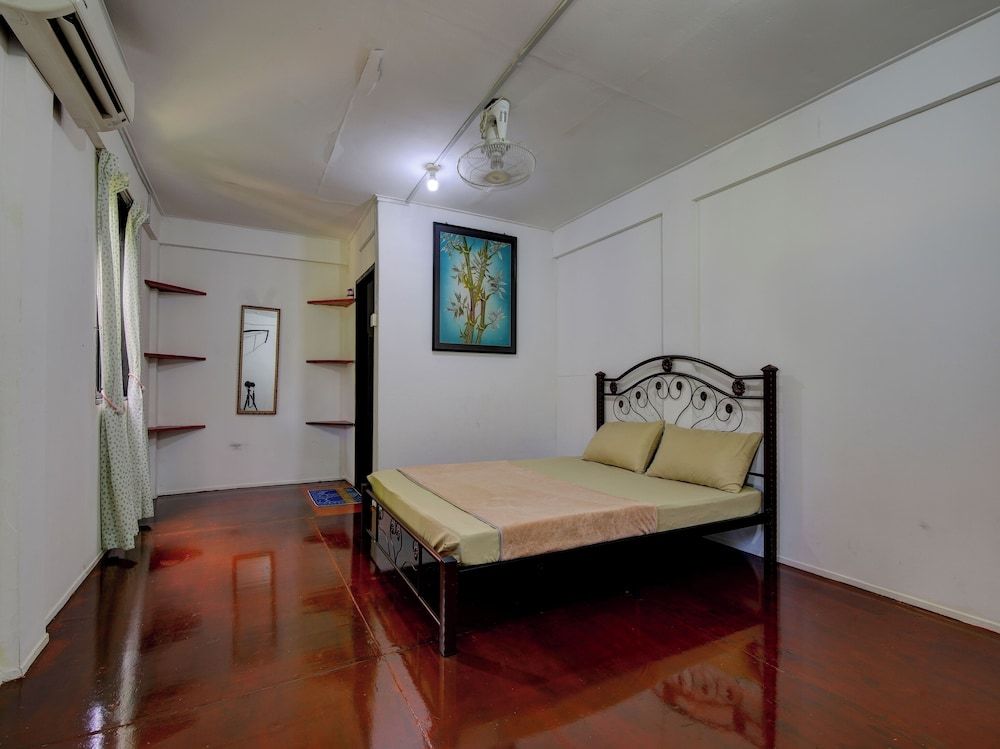Room, Shared Bathroom