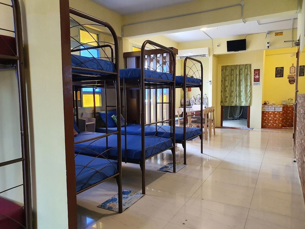 Shared Dormitory, Mixed Dorm