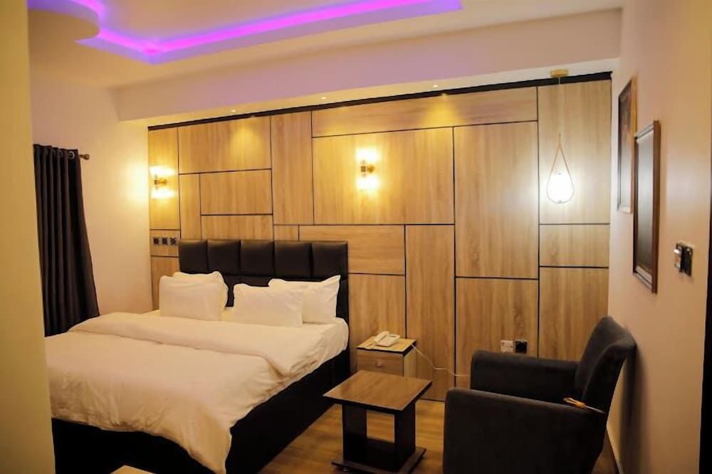 Junior Room, Balcony, City View