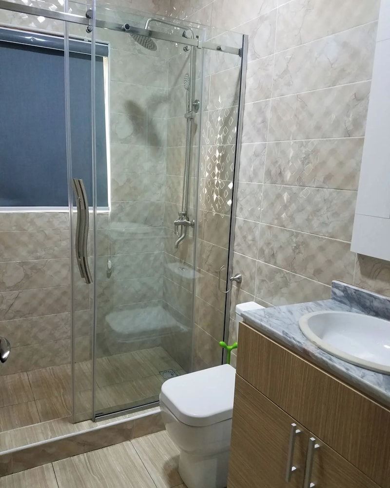 New Haven Hotel Deluxe Room, Balcony, City View 10