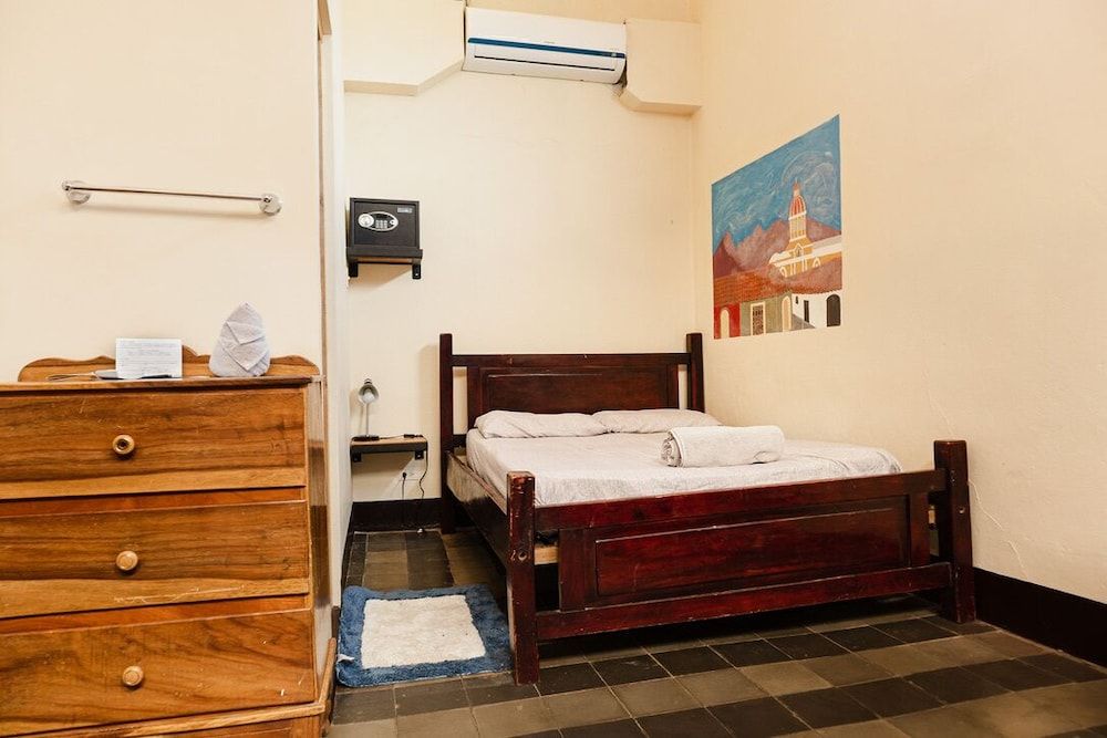 Comfort Apartment, 1 Queen Bed with Sofa bed, Kitchenette, City View