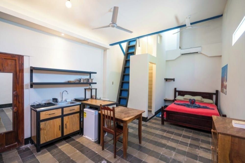 Comfort Apartment, 1 Queen Bed with Sofa bed, Kitchenette, City View