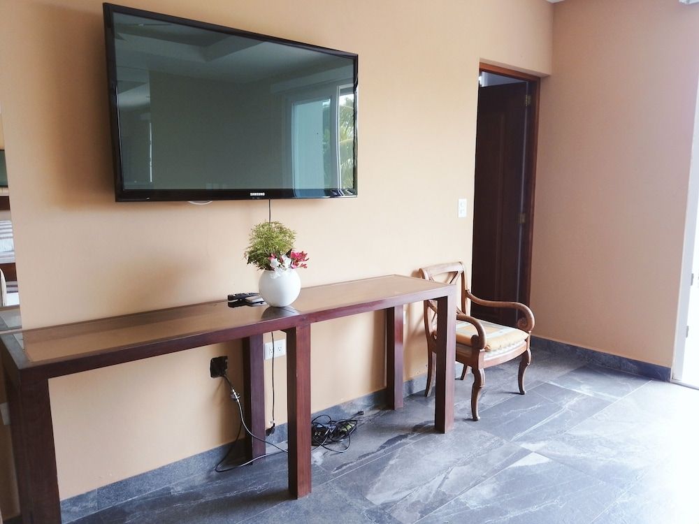 Deluxe Suite, Lake View