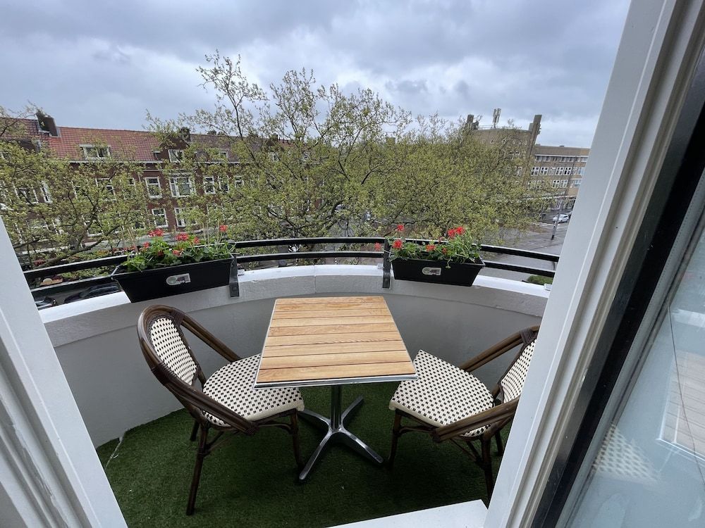 Flex-Inn Superior Double Room, Balcony, City View 2