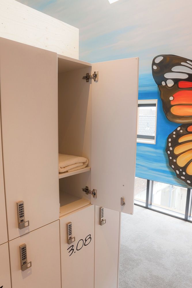 PJs Hostel Double Cocoon 5