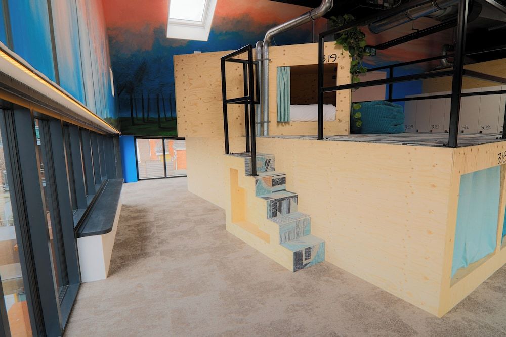 PJs Hostel Double Cocoon 3