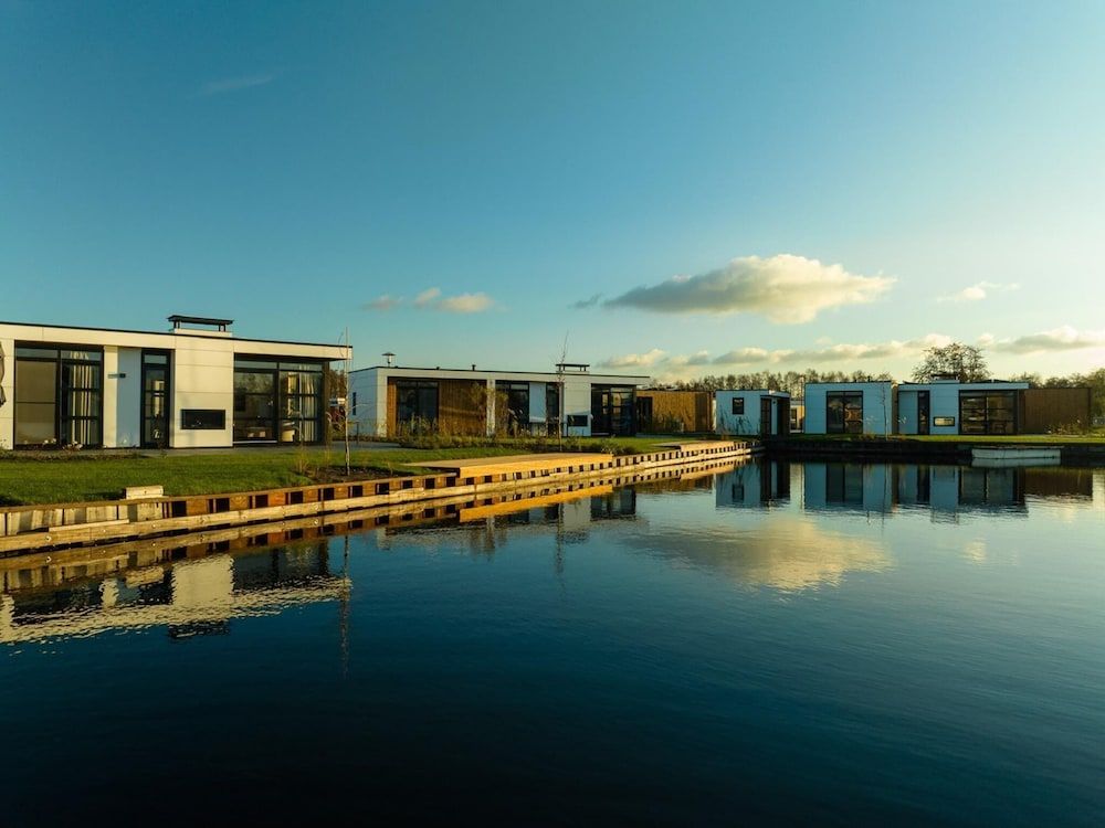 Loosdrecht Water Villa House 29