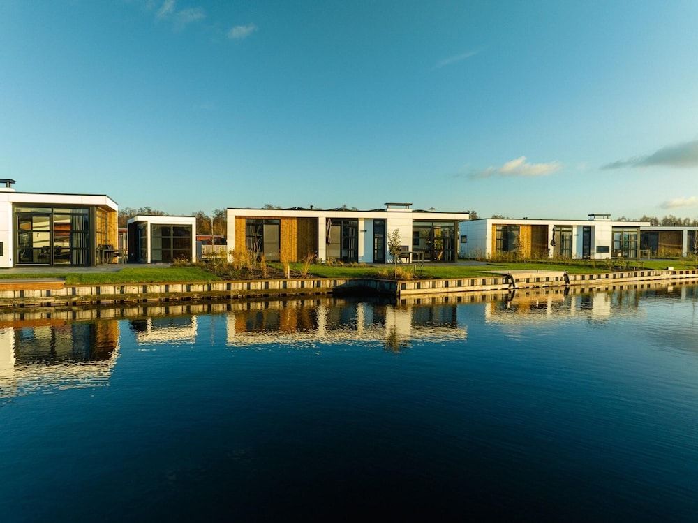 Loosdrecht Water Villa House 32