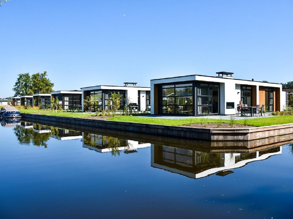 Loosdrecht Water Villa House 26