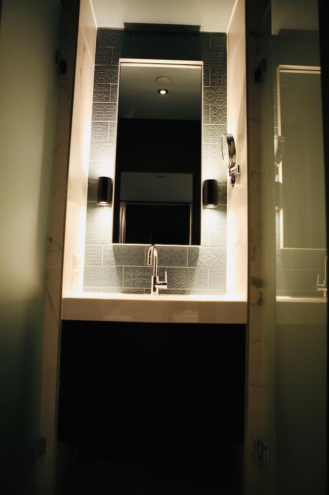 Hotel Zee Bergen Luxury Quadruple Room 3