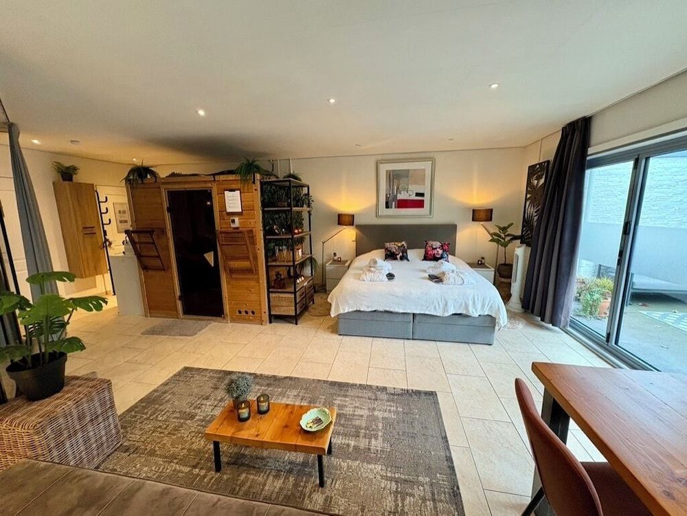 B&B Wellness Soest Deluxe Bungalow, Private Pool, Garden View 15