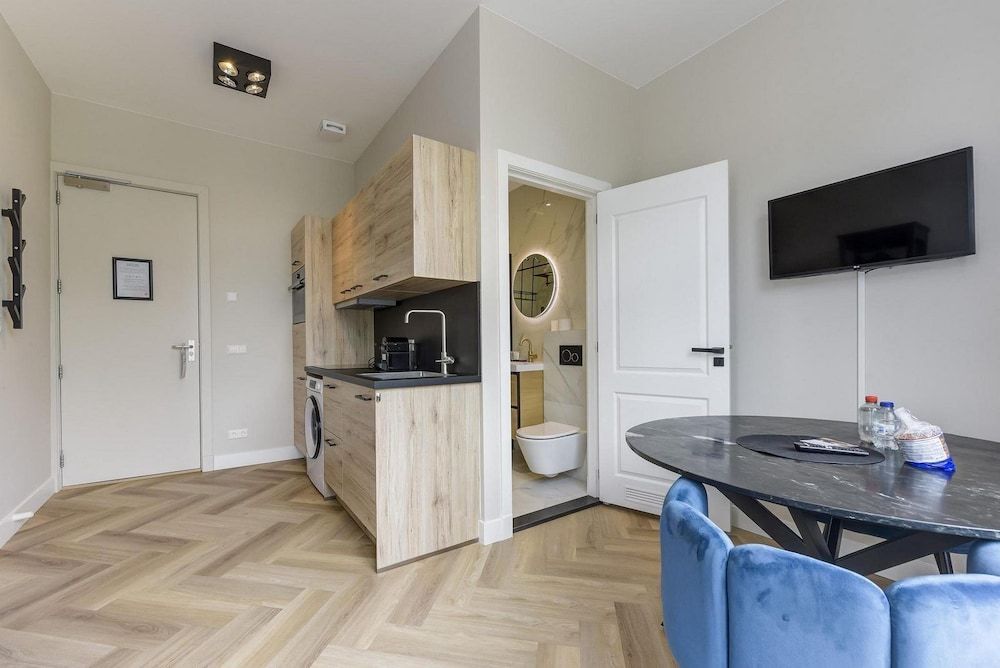 Deluxe Studio, Balcony, Canal View