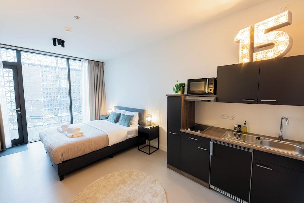 Alphabet Apartments Brede Hilledijk Studio, City View 3