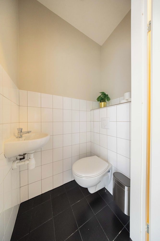 Zwart Janstraat Comfort Apartment, 2 Bedrooms 36