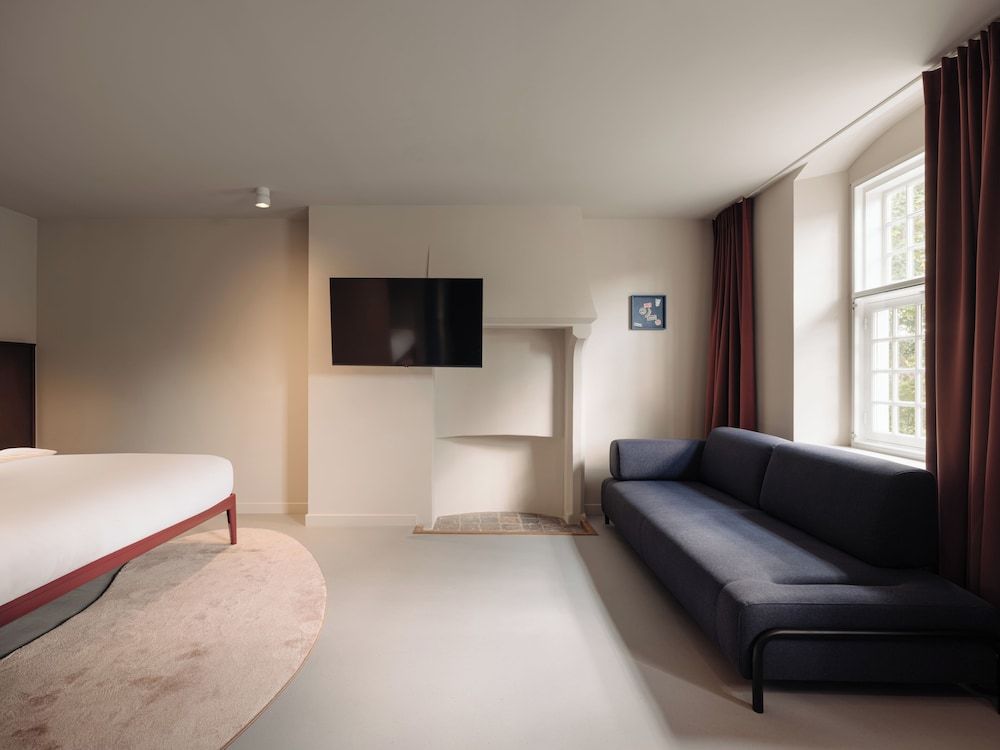 Conscious Hotel Oudegracht Utrecht Big Double with Sofa 7