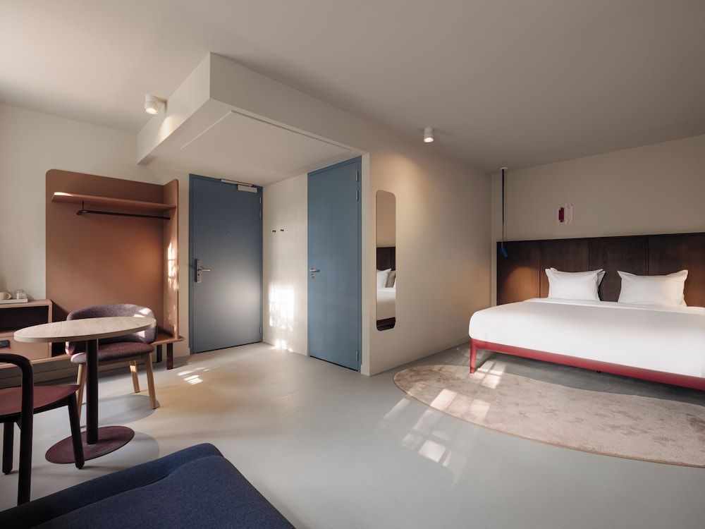 Conscious Hotel Oudegracht Utrecht Big Double with Sofa 4