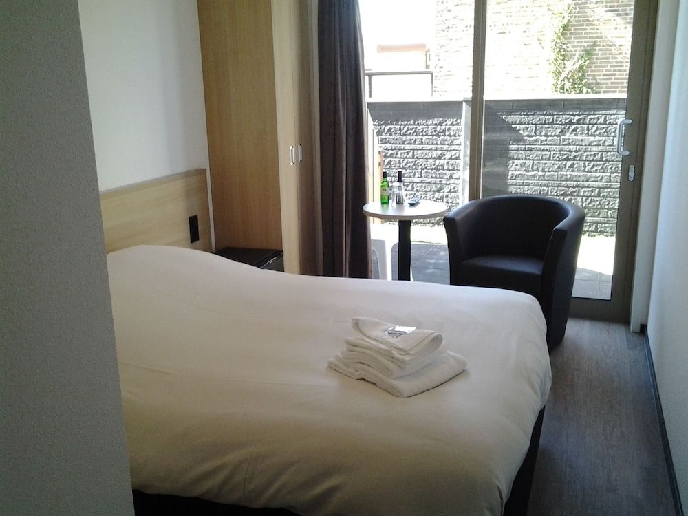 Single Room, Terrace