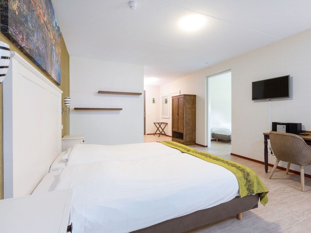 Hotel Room Apartment 4