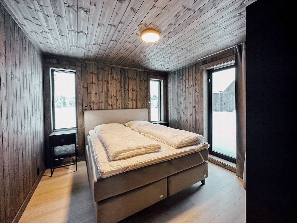 Cabin, 5 Bedrooms, Accessible, Patio