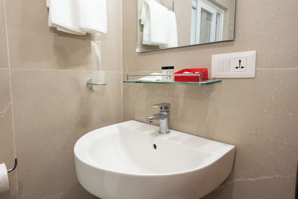 Mandevilla Home Deluxe Triple Room 8