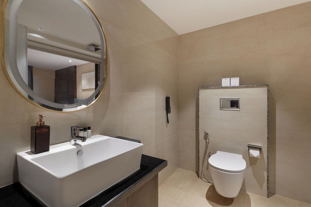 Royal Tulip Kathmandu Deluxe Room, 2 Twin Beds 4