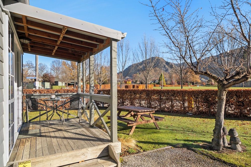 Standard Mountain View 1 Bedroom Cabin
