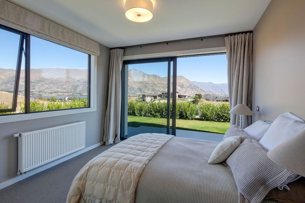 Infinity - Lake & Mountain Views - Sleeps 8