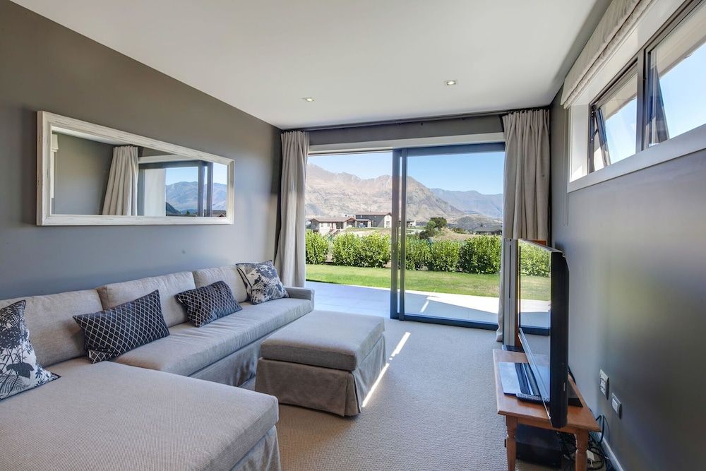 Infinity - Lake & Mountain Views - Sleeps 8