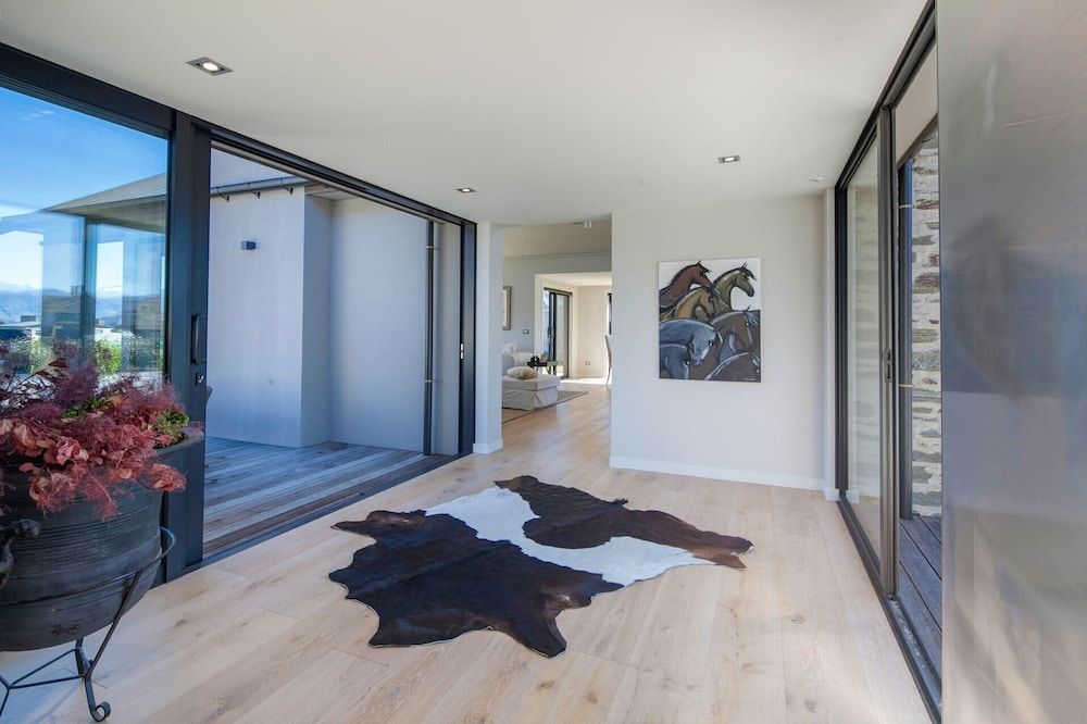 Infinity - Lake & Mountain Views - Sleeps 8