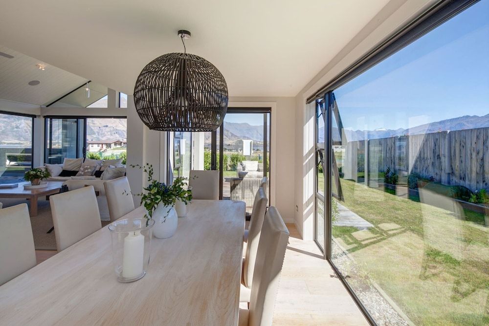 Infinity - Lake & Mountain Views - Sleeps 8