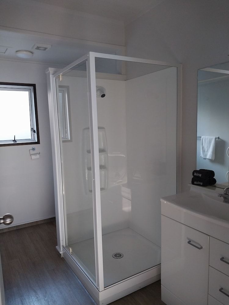 Bayview Motel Apartment, Partial Sea View, Ground Floor 6