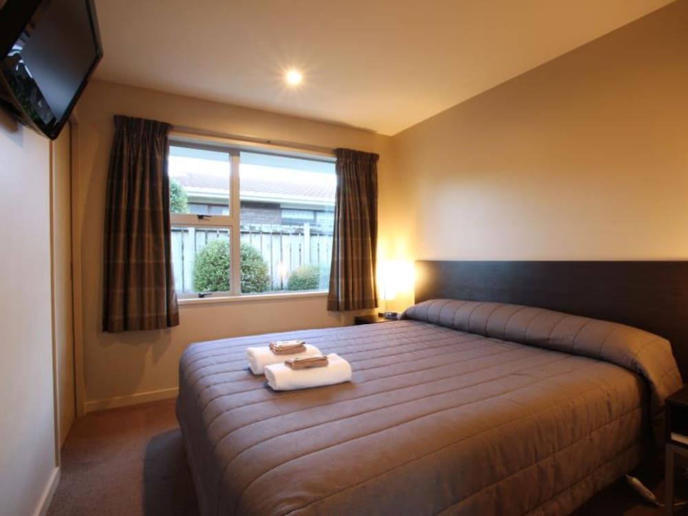 388 on Tay Motel Two Bedroom Unit 4