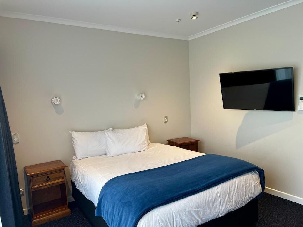 Deluxe Studio, 1 Queen Bed