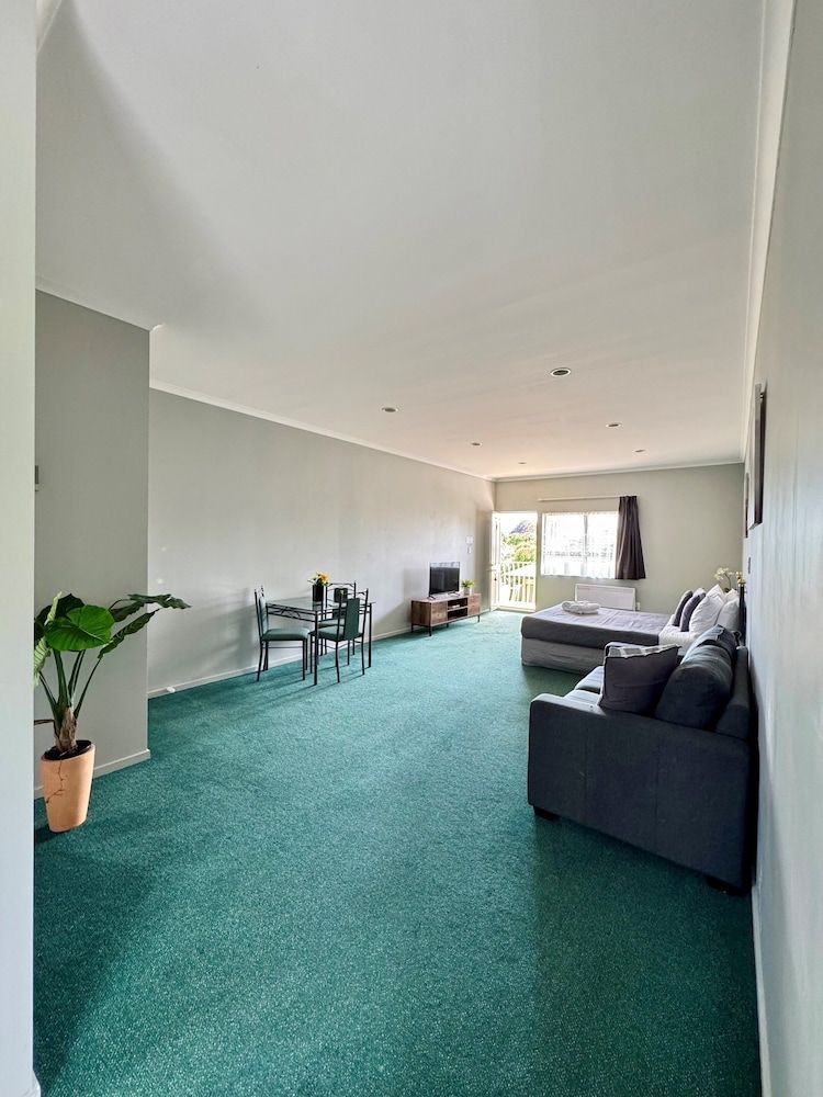 O'Reilly's Motel Executive Studio Suite 2