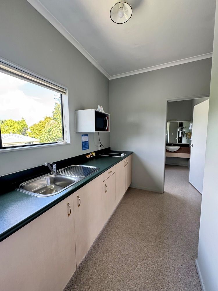 O'Reilly's Motel Executive Studio Suite 5