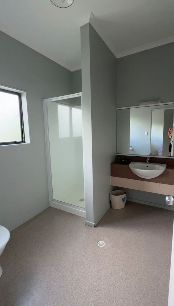 O'Reilly's Motel Executive Studio Suite 6