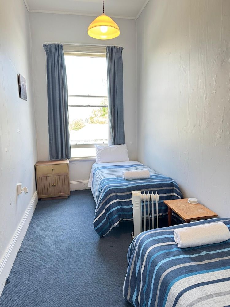 Gladstone Grand Hotel Twin Room 3