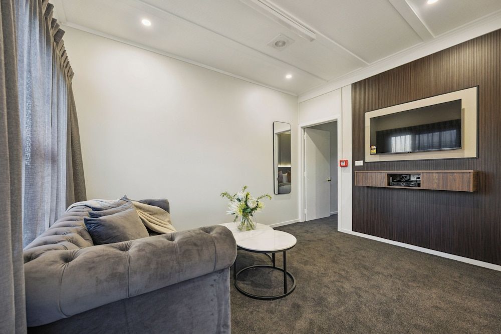 Aroha Motel Luxury Studio Suite 4
